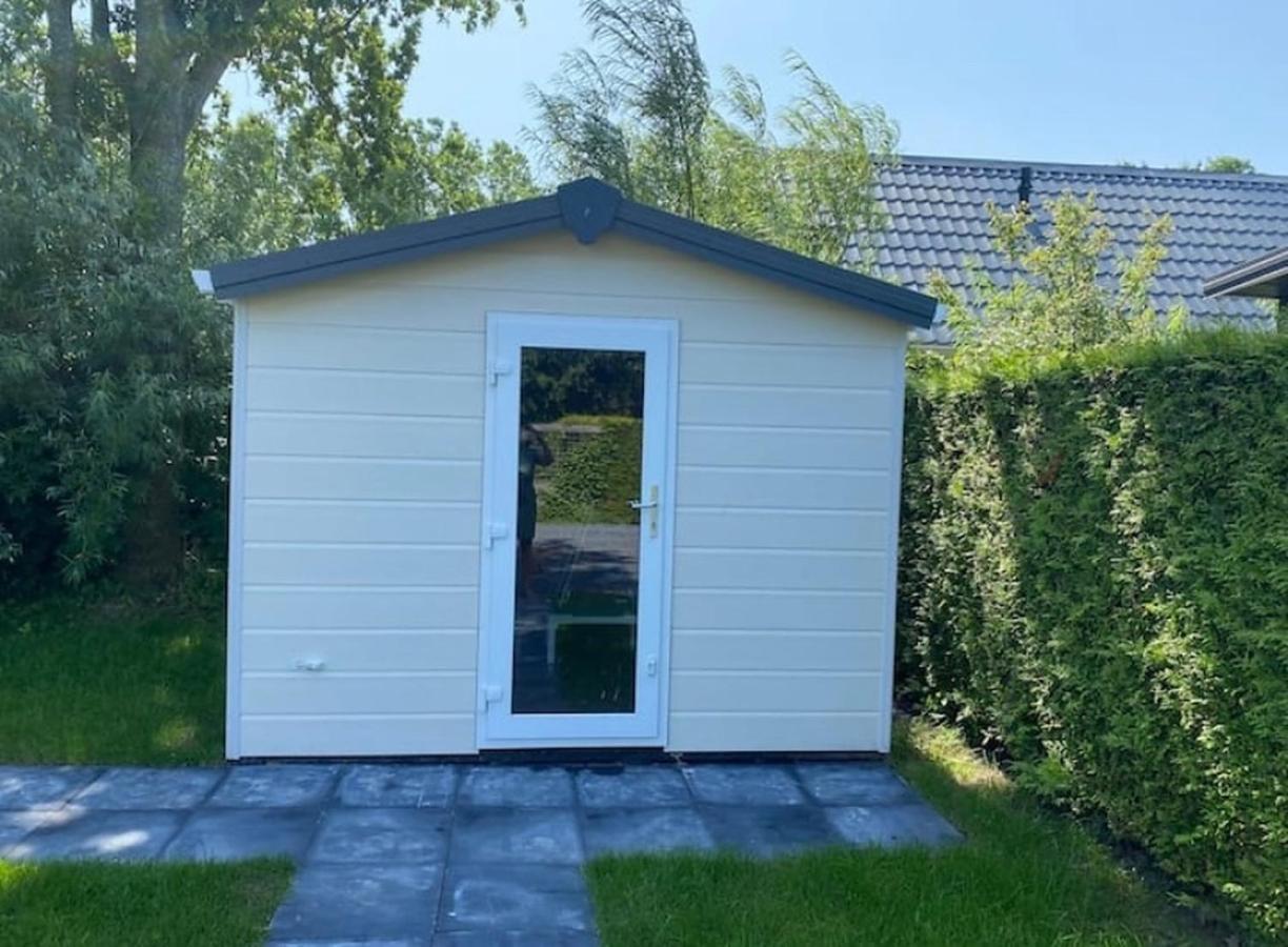 Prachtig nieuw chalet met tuin op De Friese Wadden Villa Tzummarum Buitenkant foto